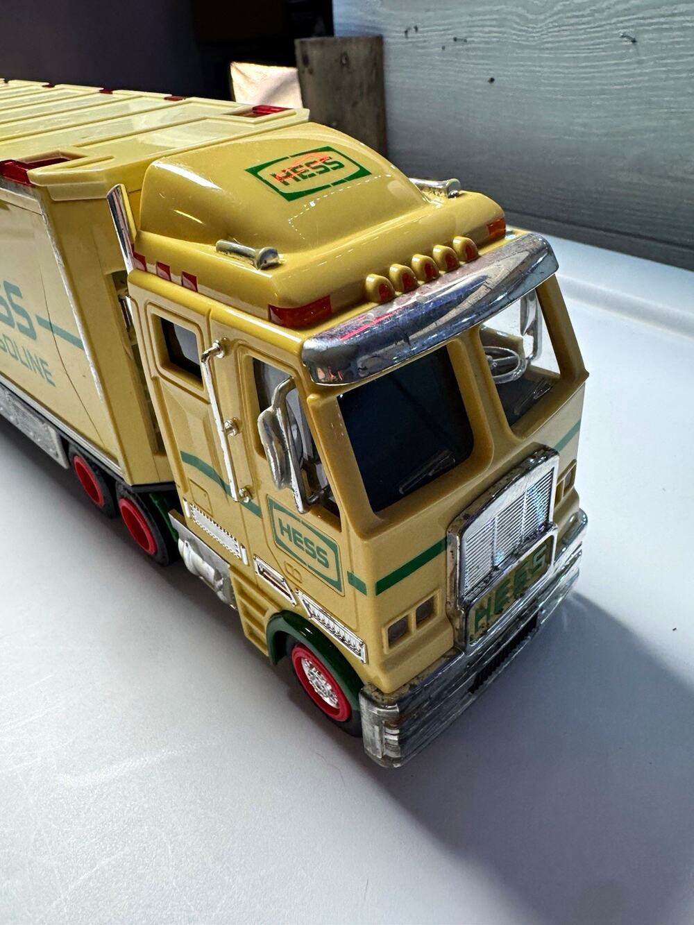 Hess Gas & Oil Advertising Toy Truck Beige White Green Red Silver